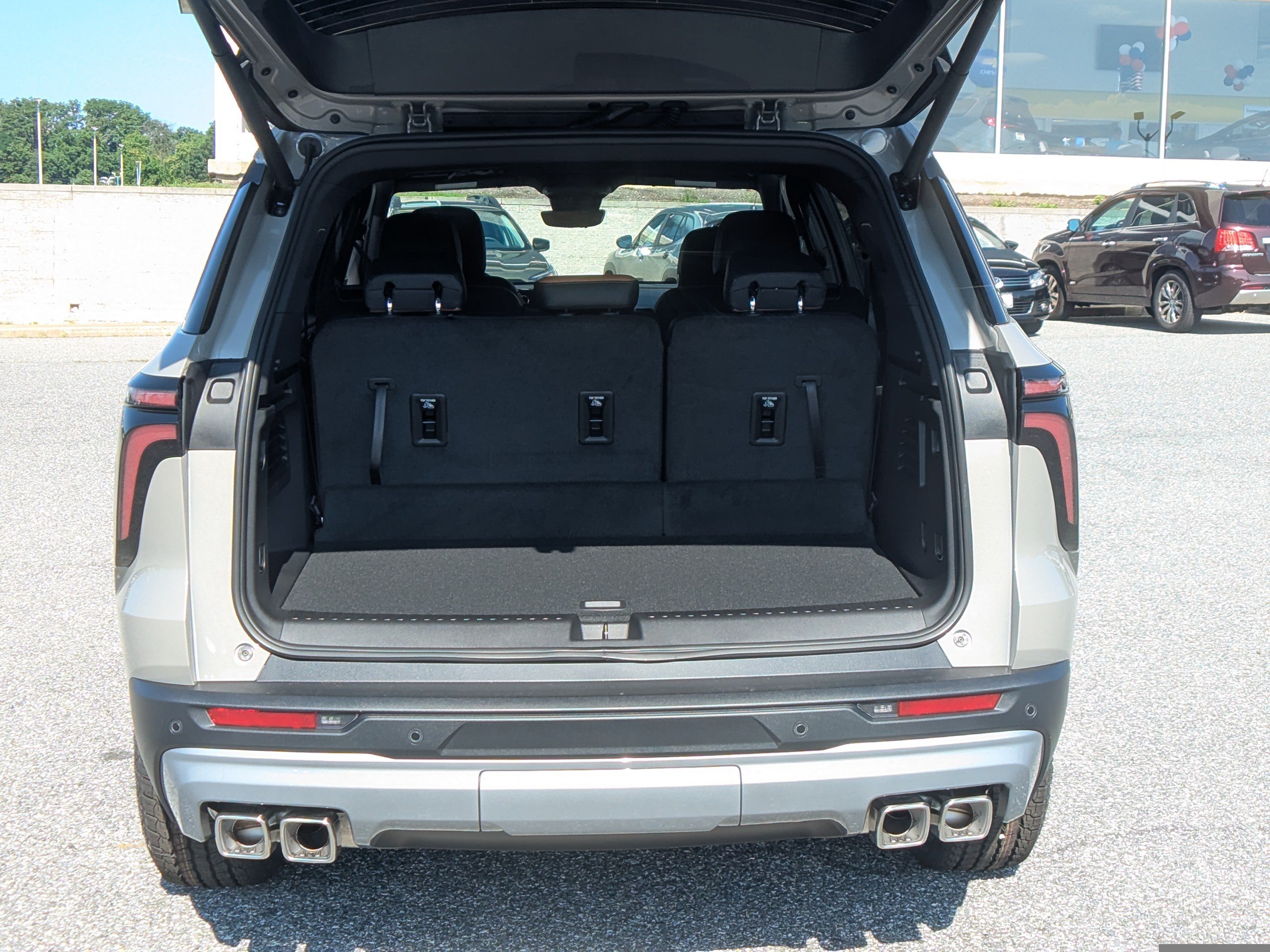 New 2027 Chevrolet Traverse Z71 w/ Enhanced Driving Package AWD/4WD image 7