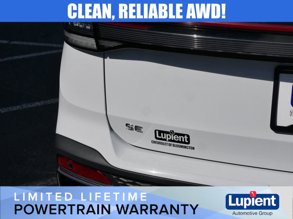 Used 2025 Volkswagen Taos SE image 5