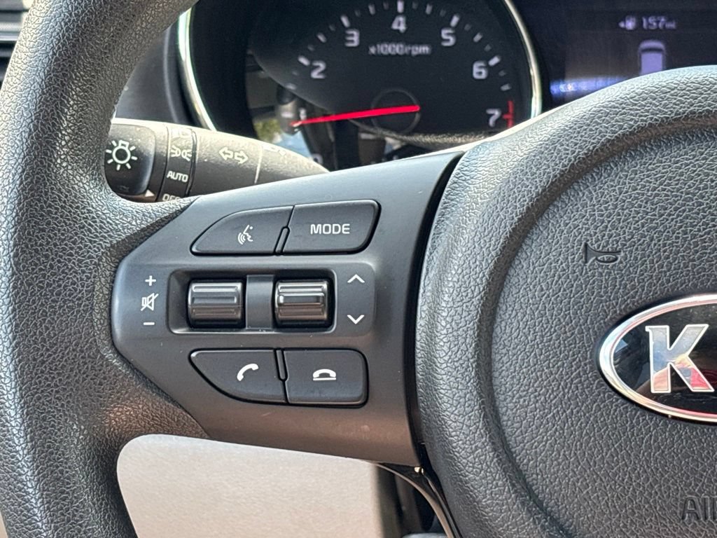 Used 2020 Kia Sedona LX FWD image 21