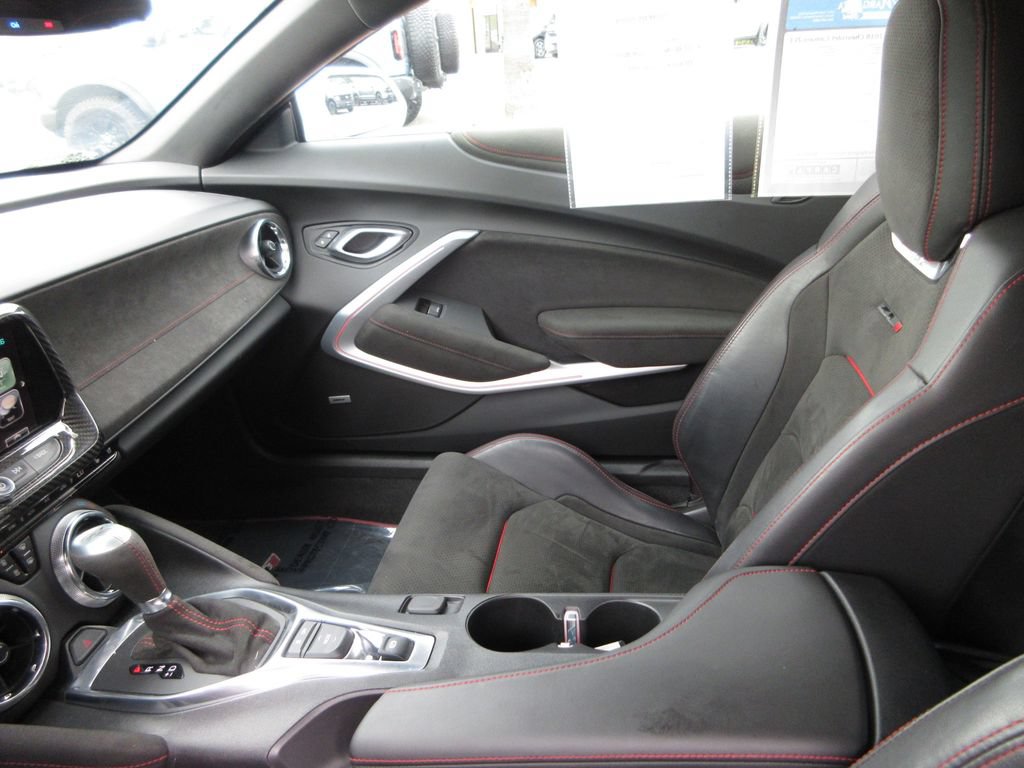 Used 2018 Chevrolet Camaro ZL1 RWD image 25