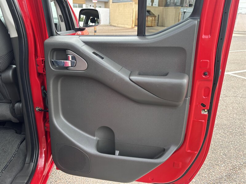 Used 2007 Nissan Frontier NISMO image 36