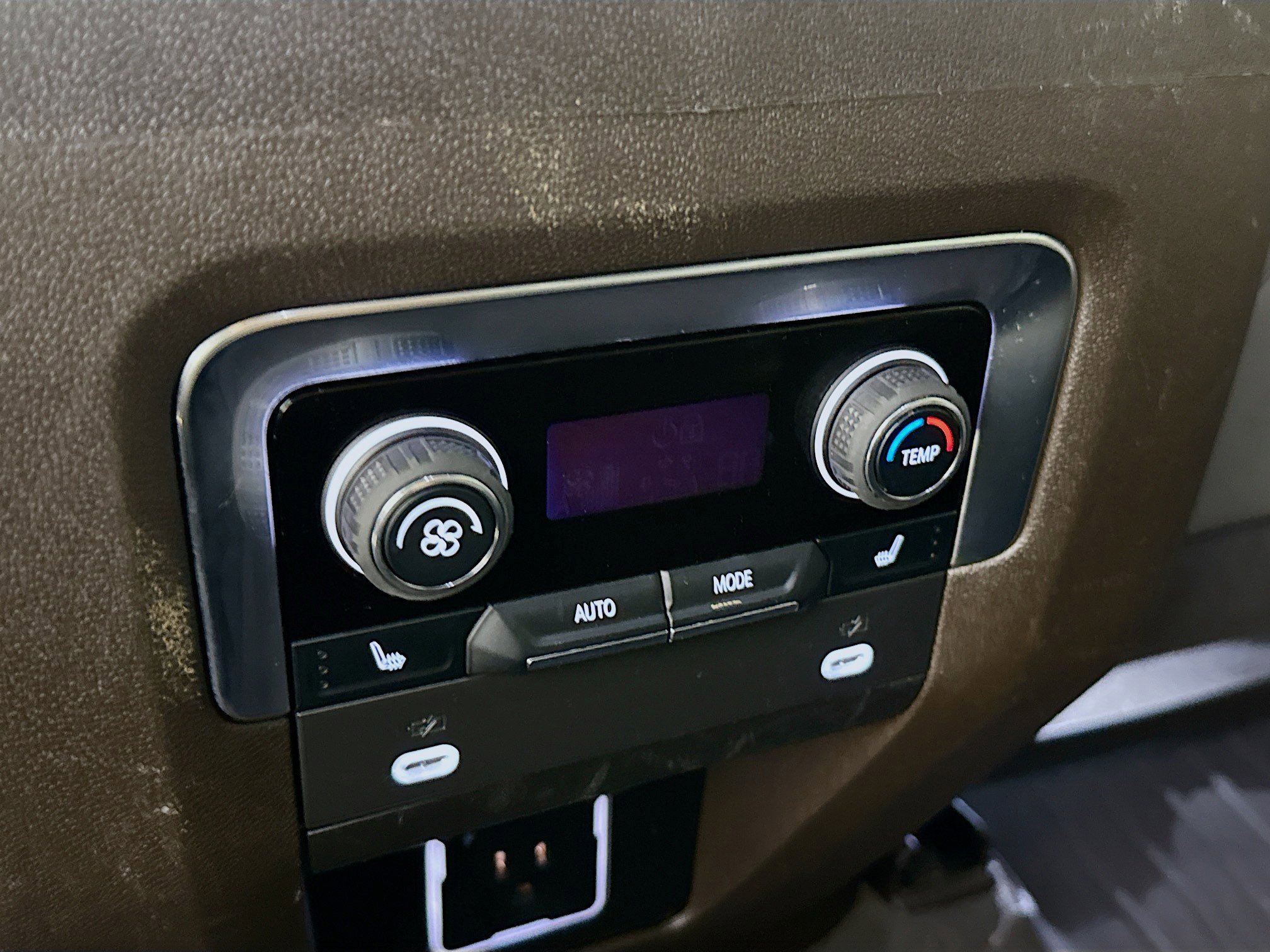 Used 2022 Chevrolet Suburban Z71 w/ Z71 Off-Road Package image 30