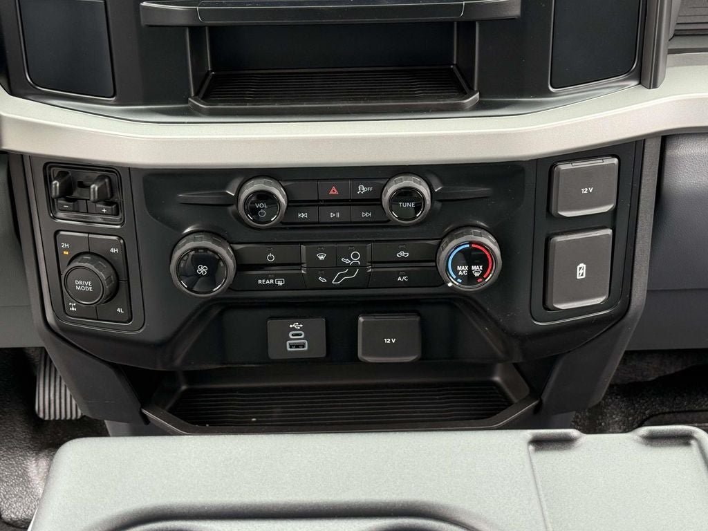 New 2026 Ford F350 XL w/ FX4 Off-Road Package AWD/4WD image 13