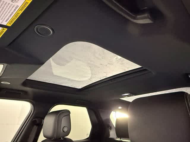 New 2026 Land Rover Discovery S AWD/4WD image 25