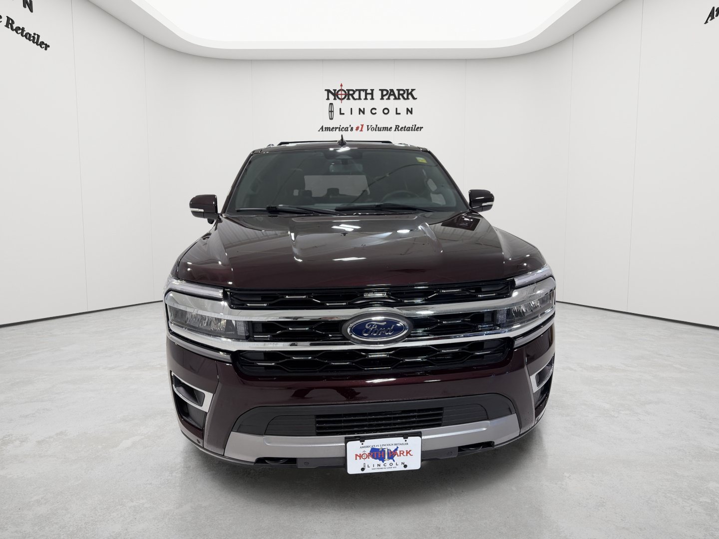 Used 2024 Ford Expedition Limited AWD/4WD image 8