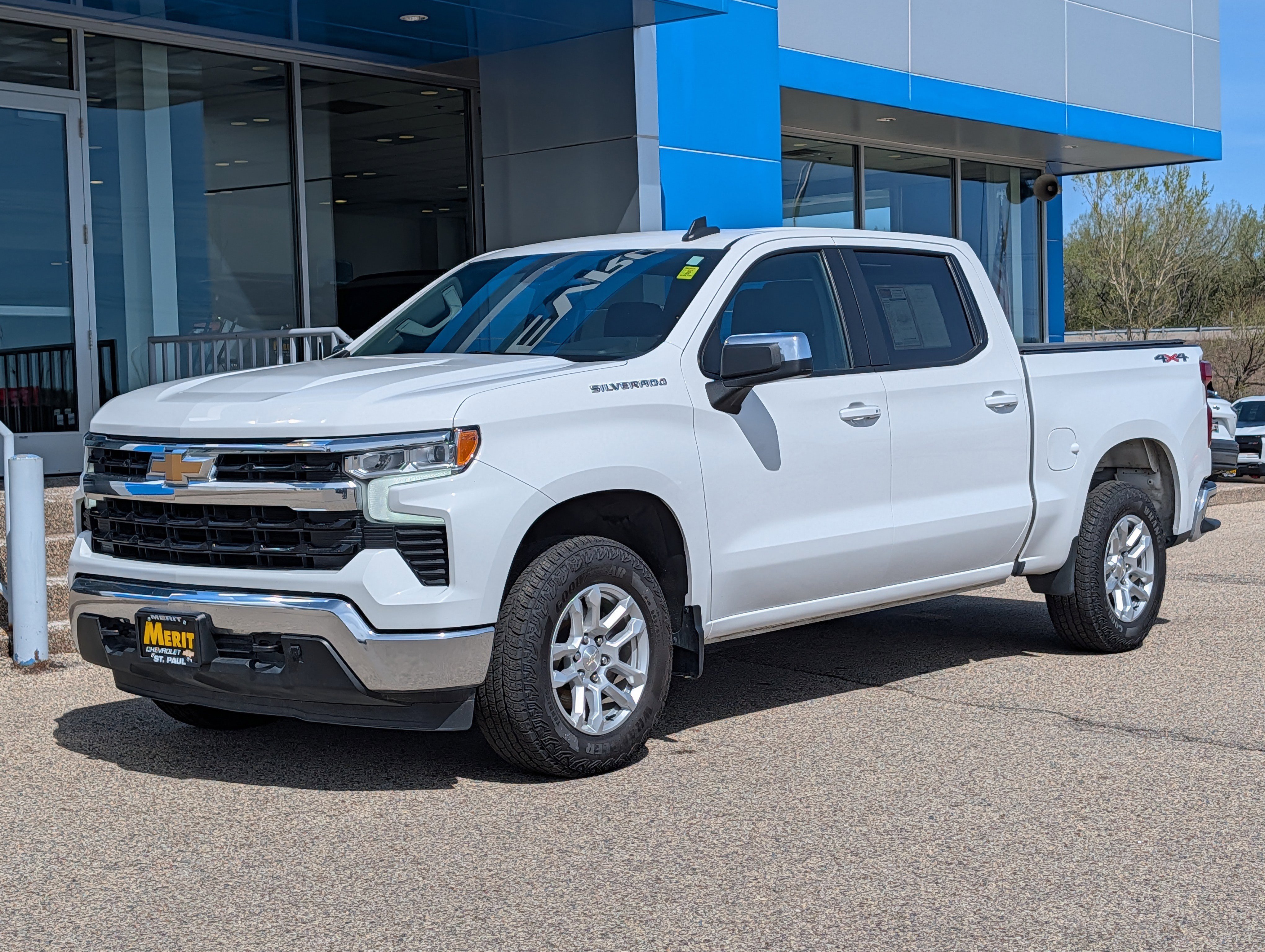 Used 2022 Chevrolet Silverado 1500 LT AWD/4WD image 6