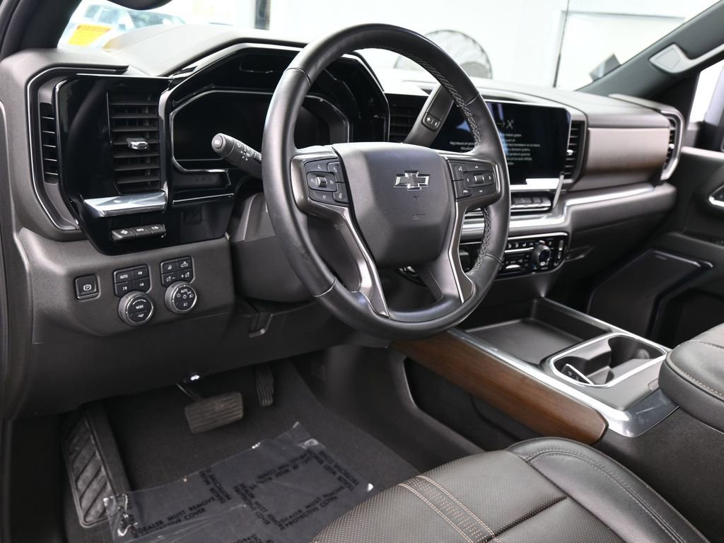 Used 2024 Chevrolet Silverado 2500 High Country w/ Midnight Edition AWD/4WD image 14