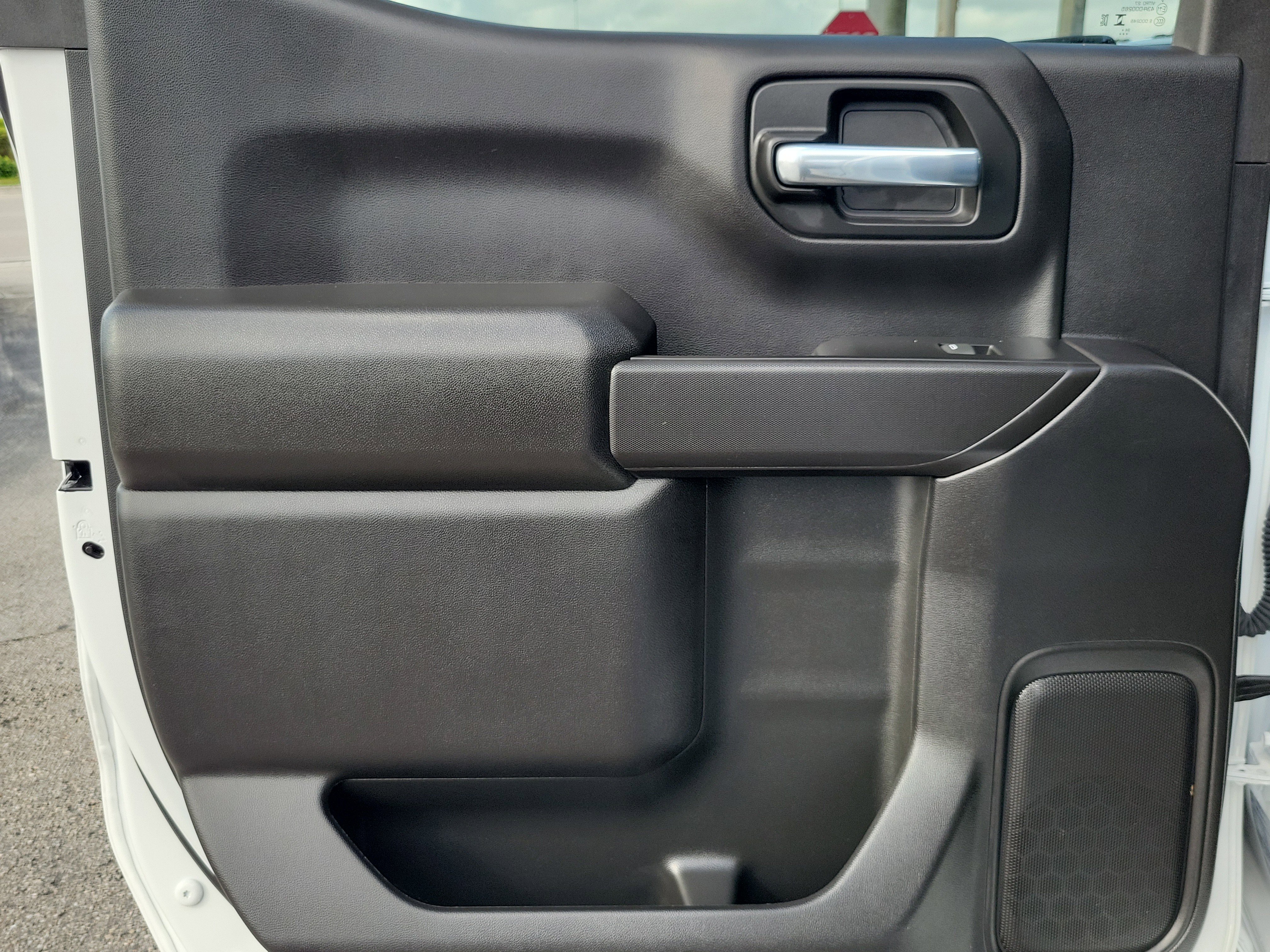 Used 2025 Chevrolet Silverado 1500 Custom w/ Turbomax Blackout Package image 24