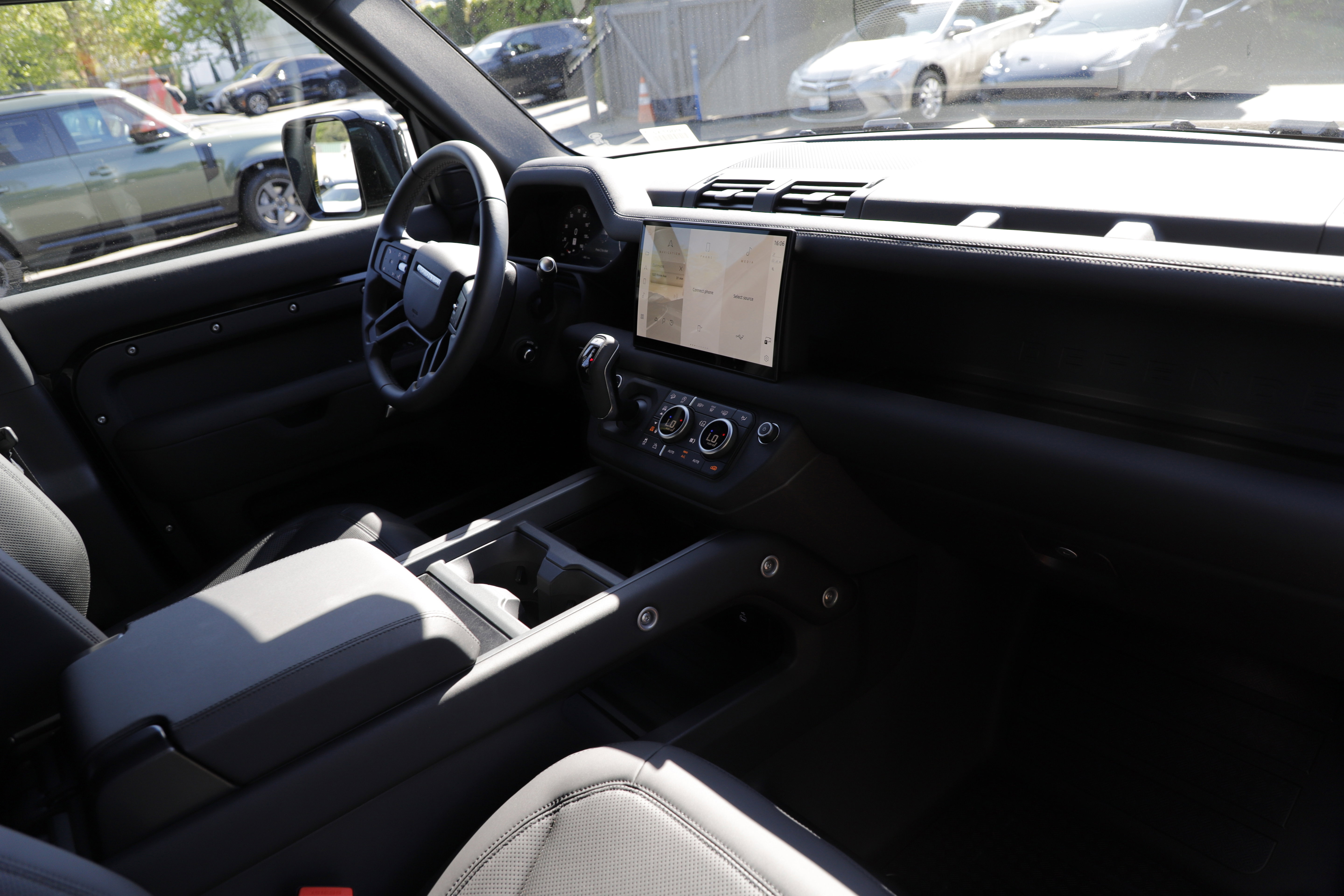 Certified 2025 Land Rover Defender 110 S AWD/4WD image 13