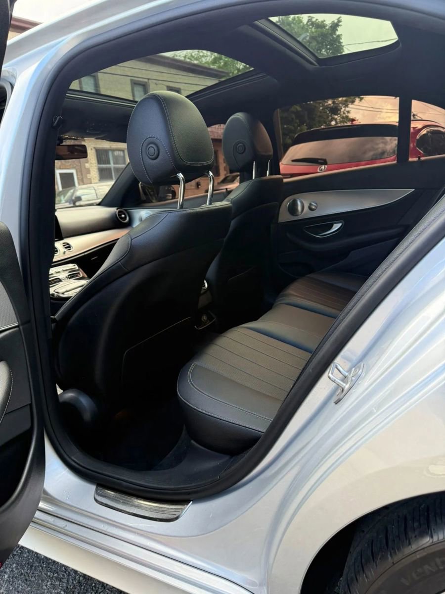 Used 2017 Mercedes-Benz E 300 4MATIC image 8