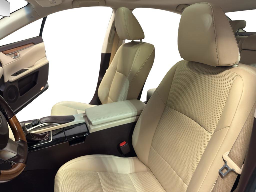 Used 2016 Lexus ES 300h image 14