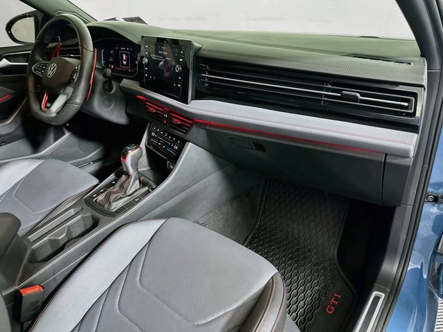 Used 2025 Volkswagen Jetta GLI Autobahn FWD image 27