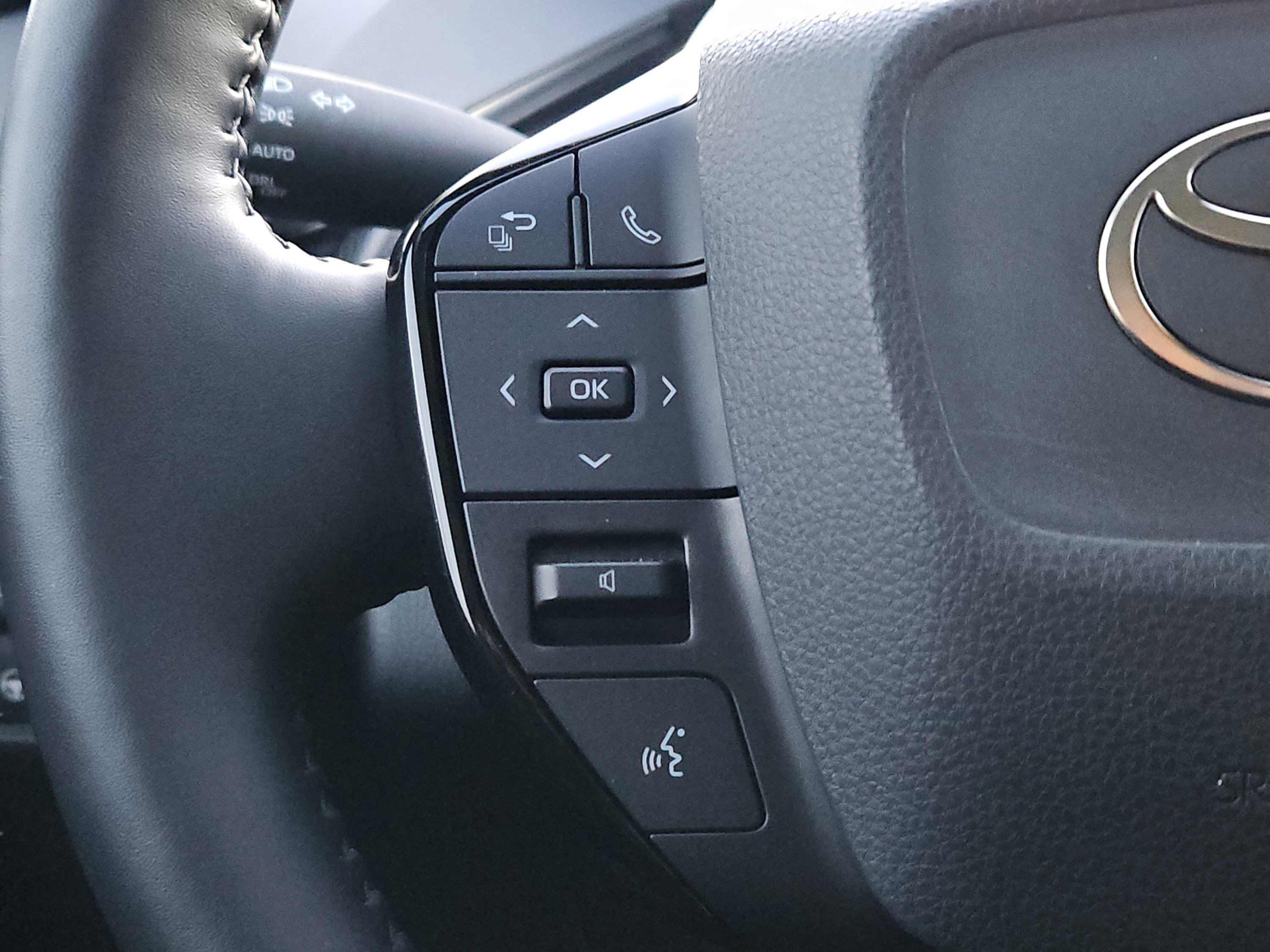 Used 2024 Toyota Prius XLE image 26