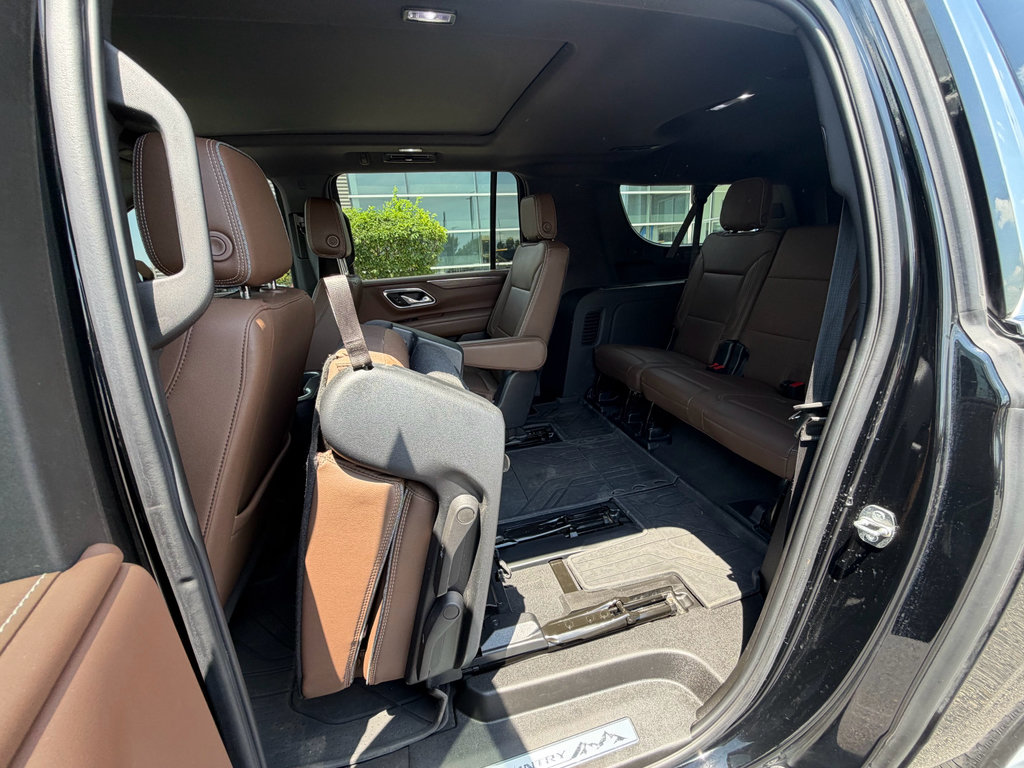 Used 2023 Chevrolet Suburban High Country AWD/4WD image 24