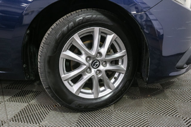 Used 2015 MAZDA MAZDA3 i Touring w/ Technology Package FWD image 14