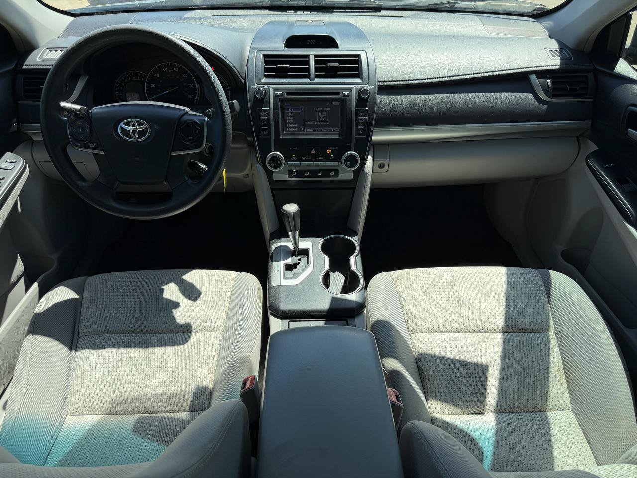 Used 2014 Toyota Camry LE FWD image 16