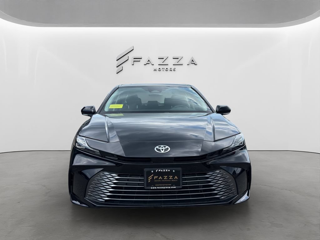 Used 2025 Toyota Camry XLE AWD/4WD image 14