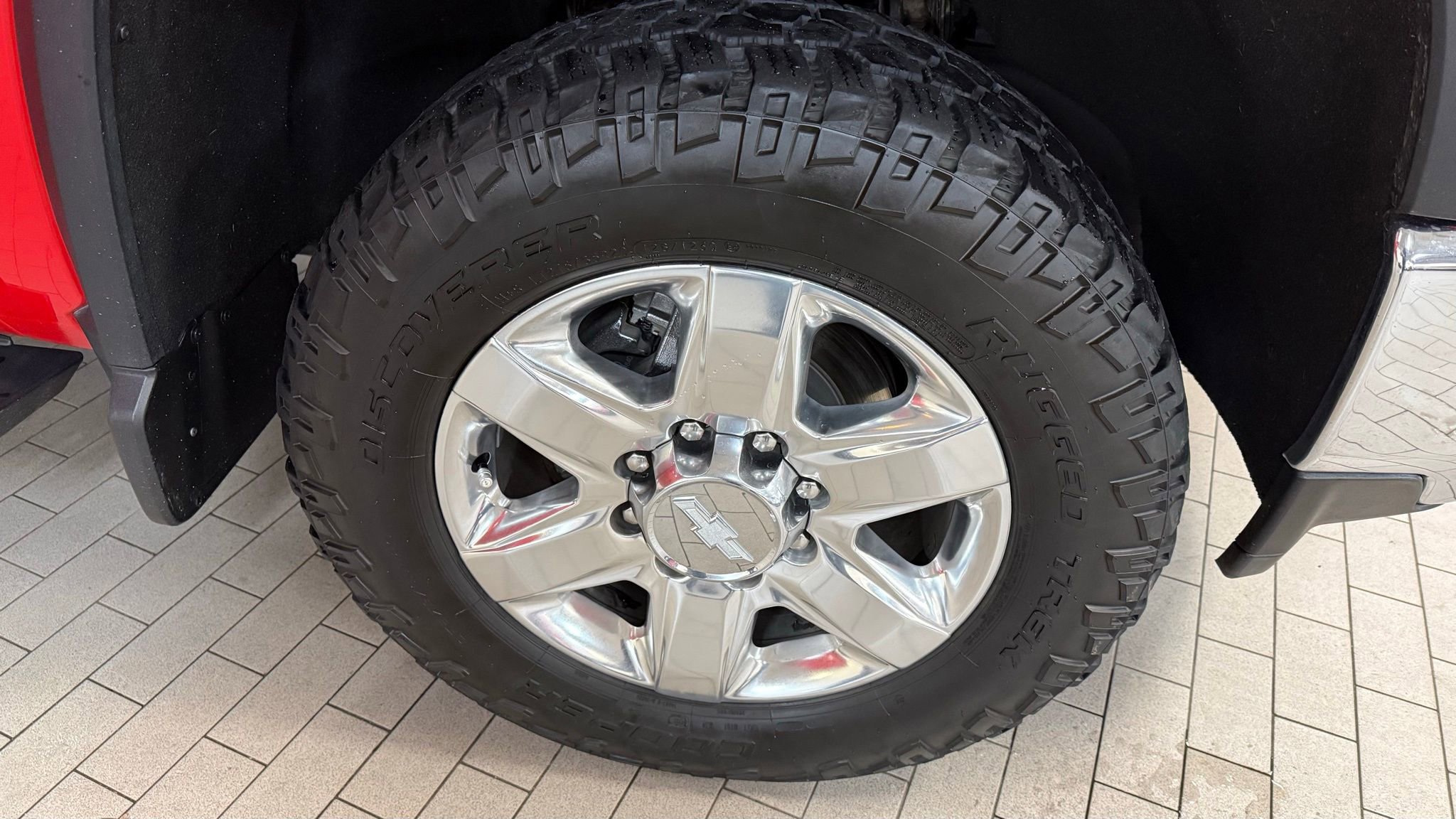 Used 2020 Chevrolet Silverado 2500 LTZ w/ LTZ Convenience Package image 16