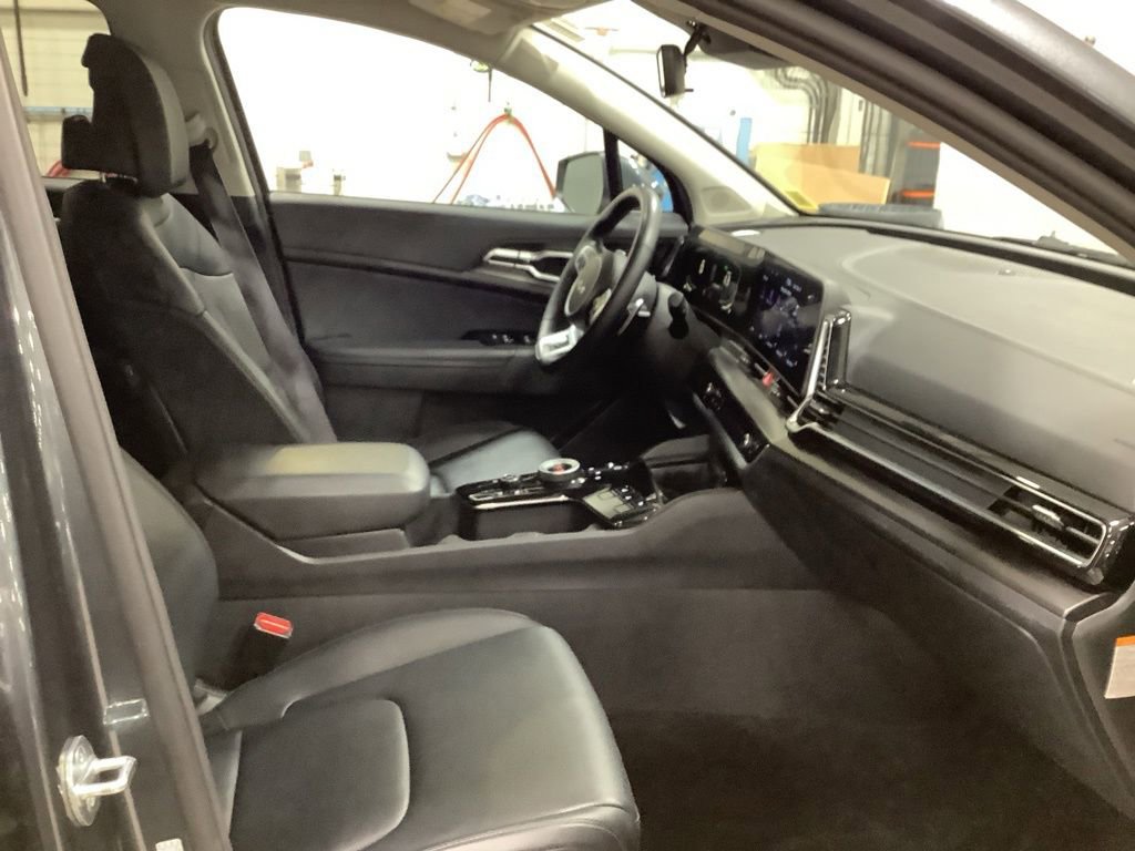 Used 2023 Kia Sportage EX image 24