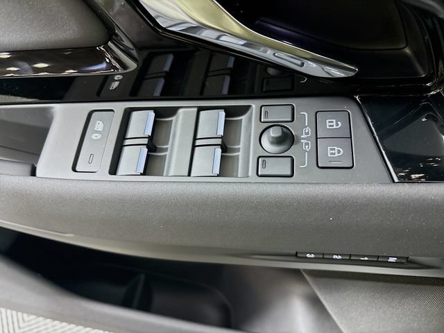 New 2026 Land Rover Range Rover Evoque S AWD/4WD image 19