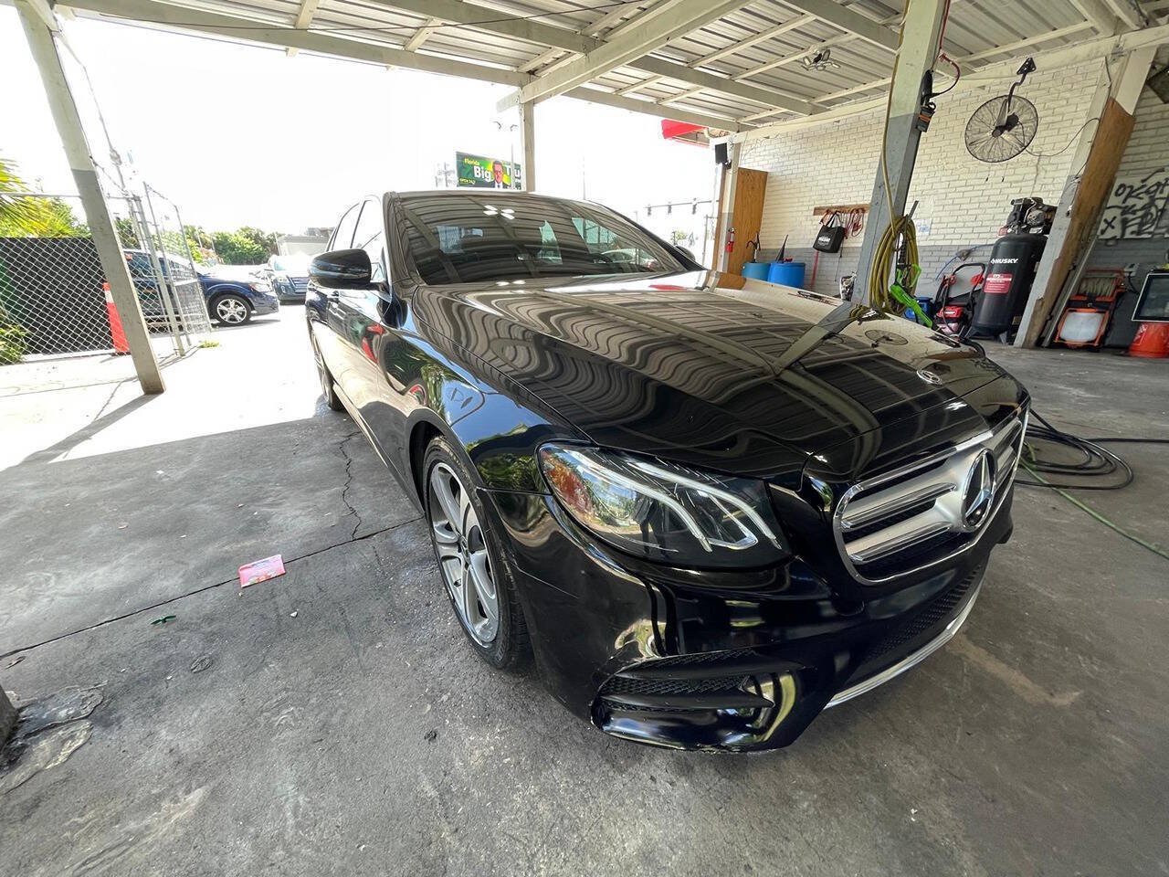 Used 2019 Mercedes-Benz E 300 image 4