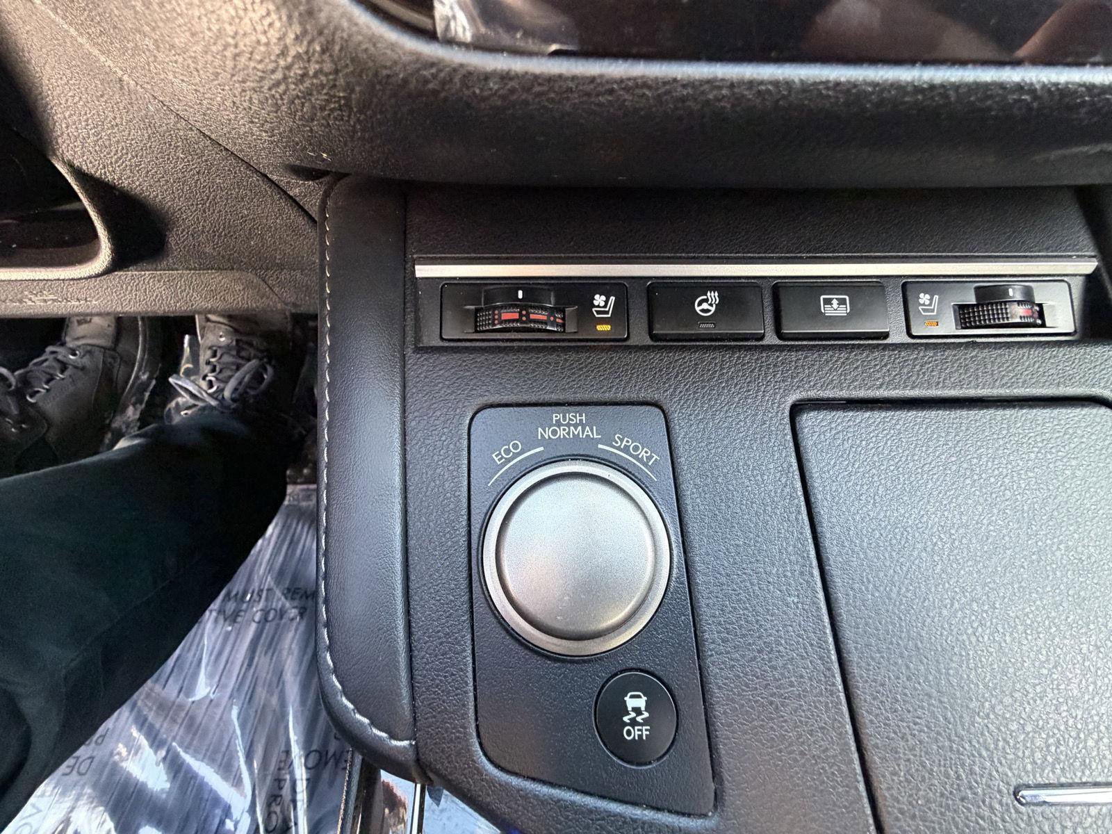 Used 2018 Lexus ES 350 w/ Luxury Package w/Wood Trim image 25