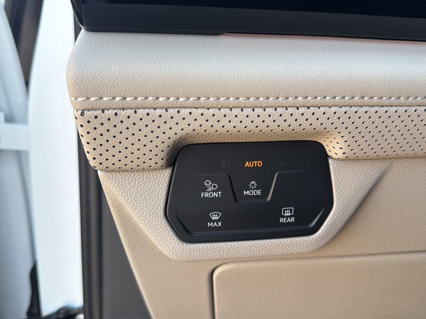 New 2026 Volkswagen Atlas SEL Premium R-Line image 17