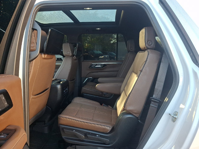 Certified 2025 Chevrolet Tahoe High Country AWD/4WD image 12