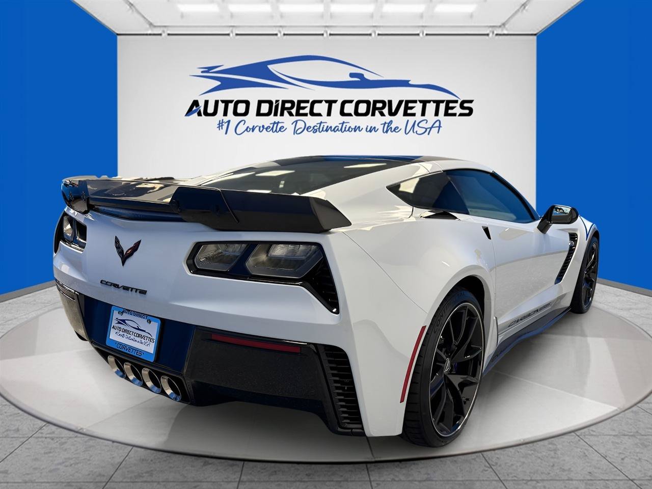 Used 2018 Chevrolet Corvette Z06 w/ Carbon 65 Edition RWD image 16