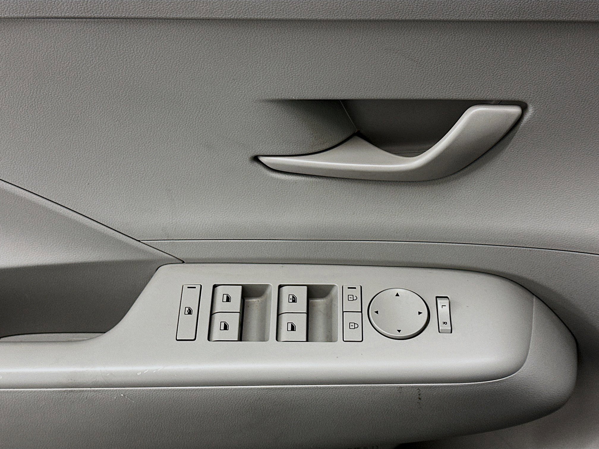 Used 2025 Hyundai Kona SEL image 15