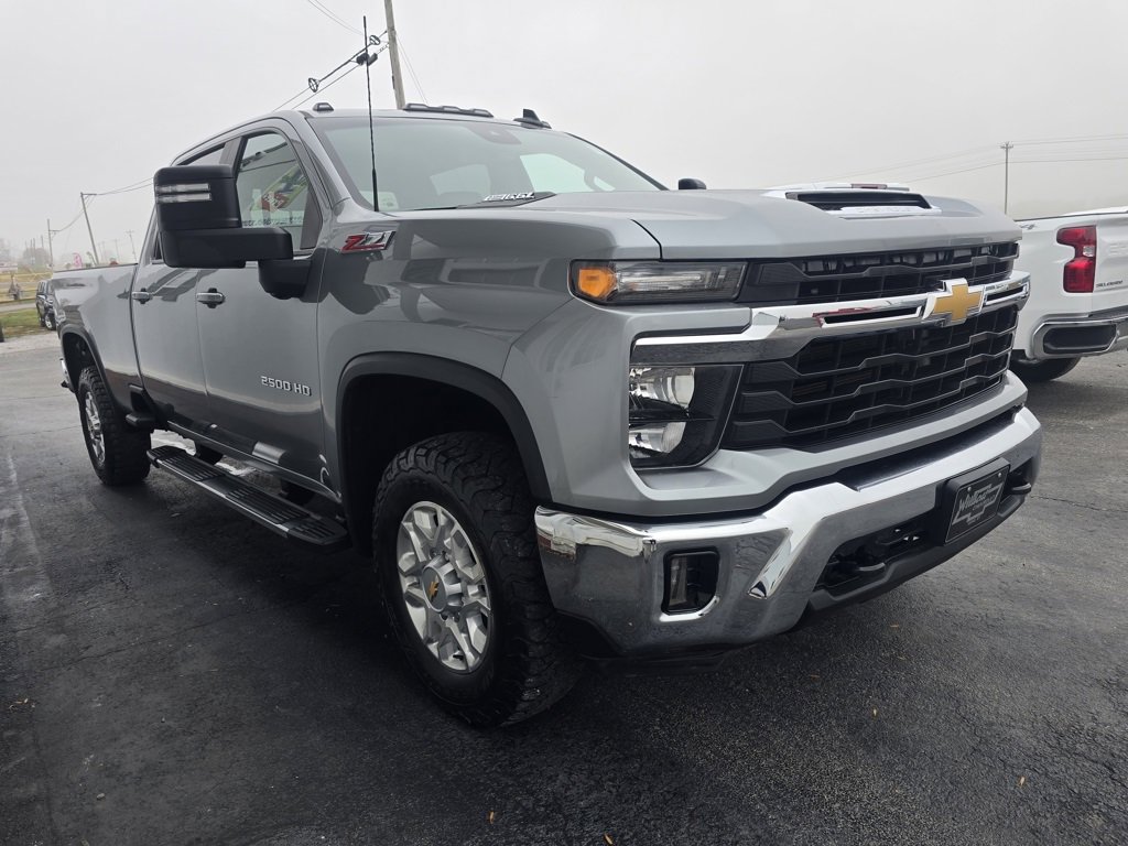 Used 2024 Chevrolet Silverado 2500 LT w/ Convenience Package image 10