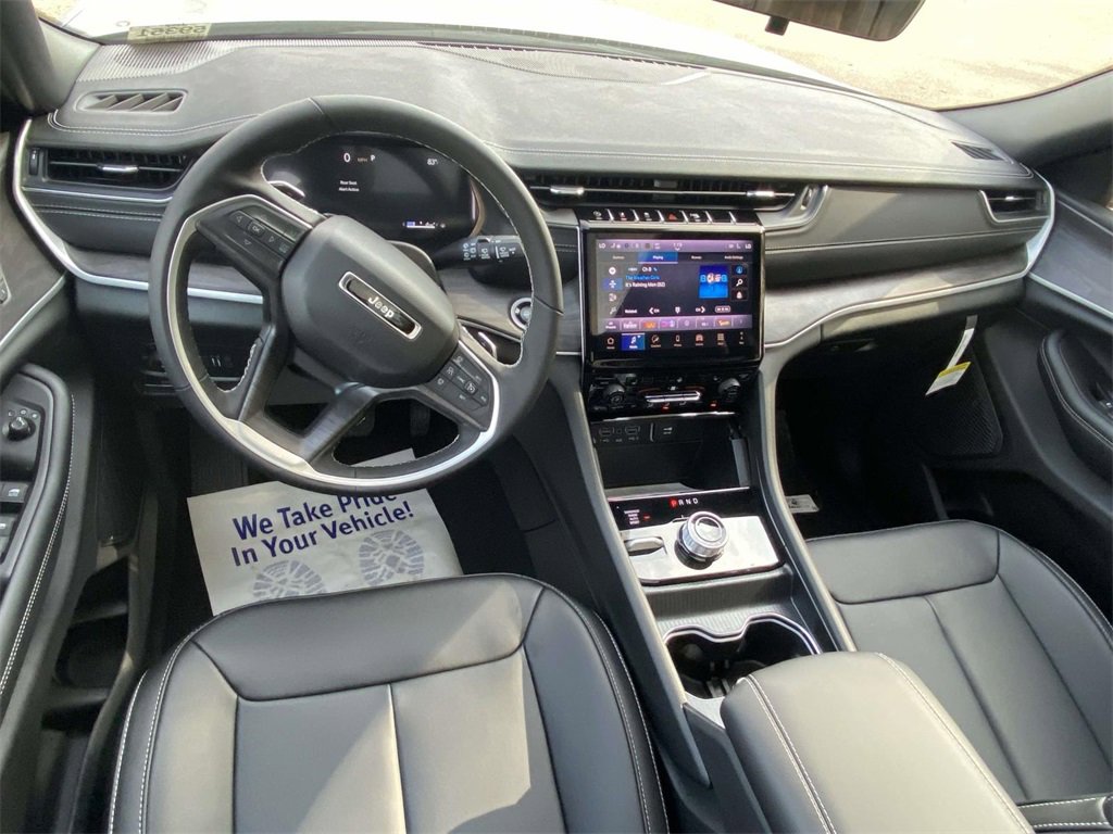 New 2025 Jeep Grand Cherokee L Limited image 11