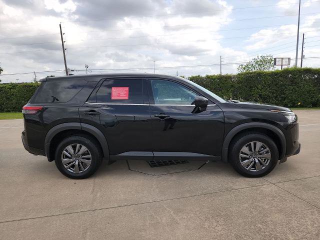 Certified 2025 Nissan Pathfinder S FWD image 4