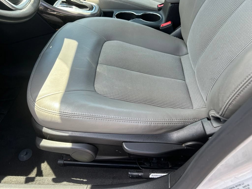 Used 2014 Buick Verano FWD image 17