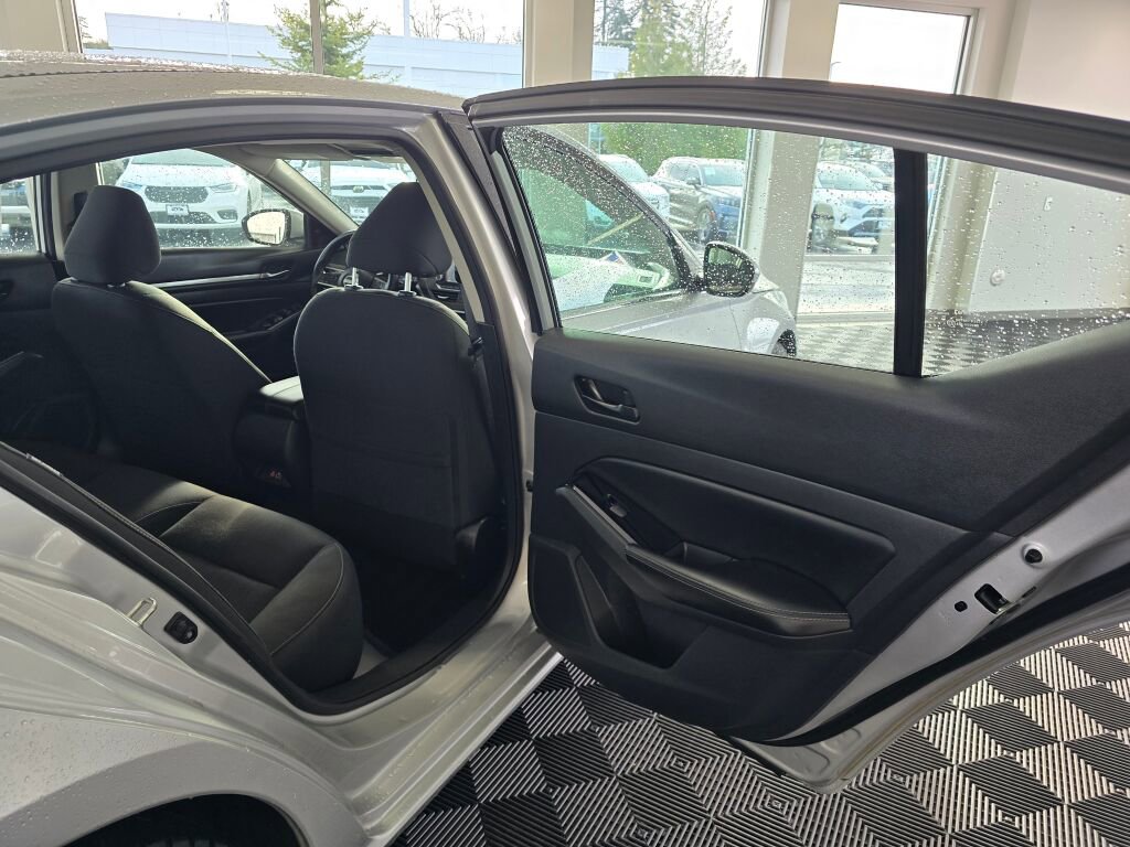 Used 2023 Nissan Altima 2.5 SV image 41