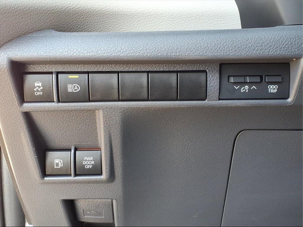 Used 2023 Toyota Sienna XLE image 26