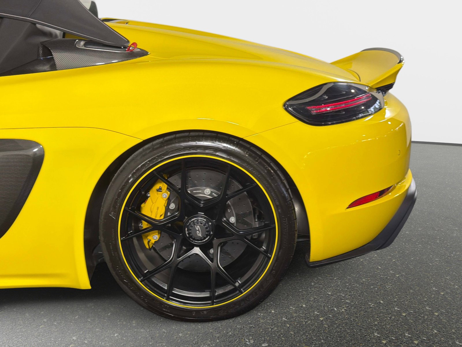 Used 2024 Porsche 718 Boxster Spyder RS w/ Weissach Package RWD image 16