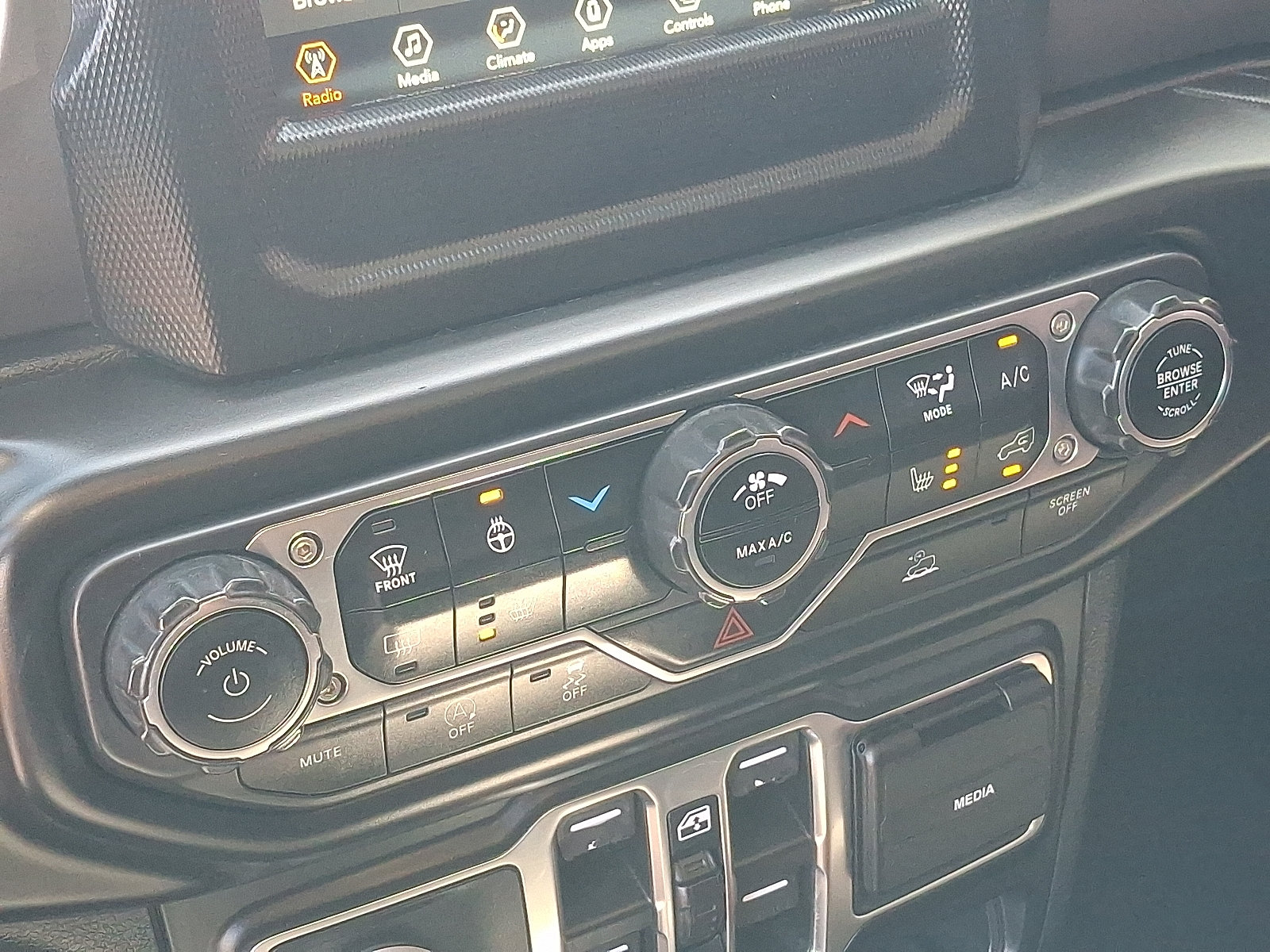 Used 2022 Jeep Wrangler Unlimited Sport AWD/4WD image 16
