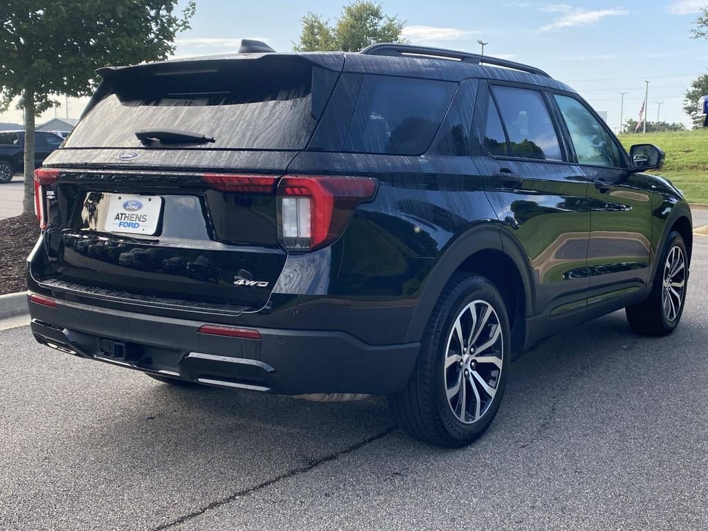 Used 2025 Ford Explorer ST-Line AWD/4WD image 3