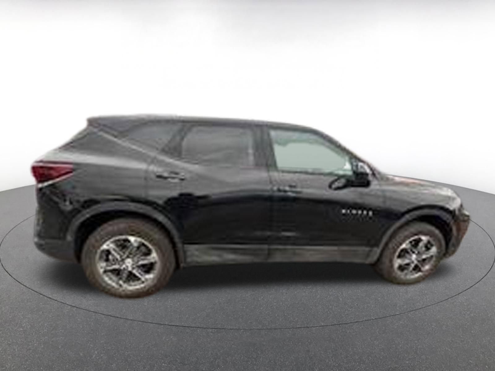 Used 2025 Chevrolet Blazer LT image 8