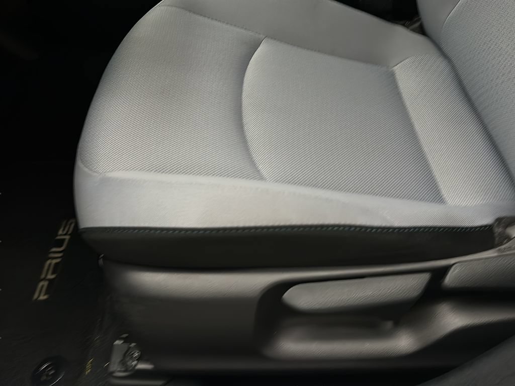 Used 2021 Toyota Prius LE w/ Carpet Mat Package (TMS) AWD/4WD image 12