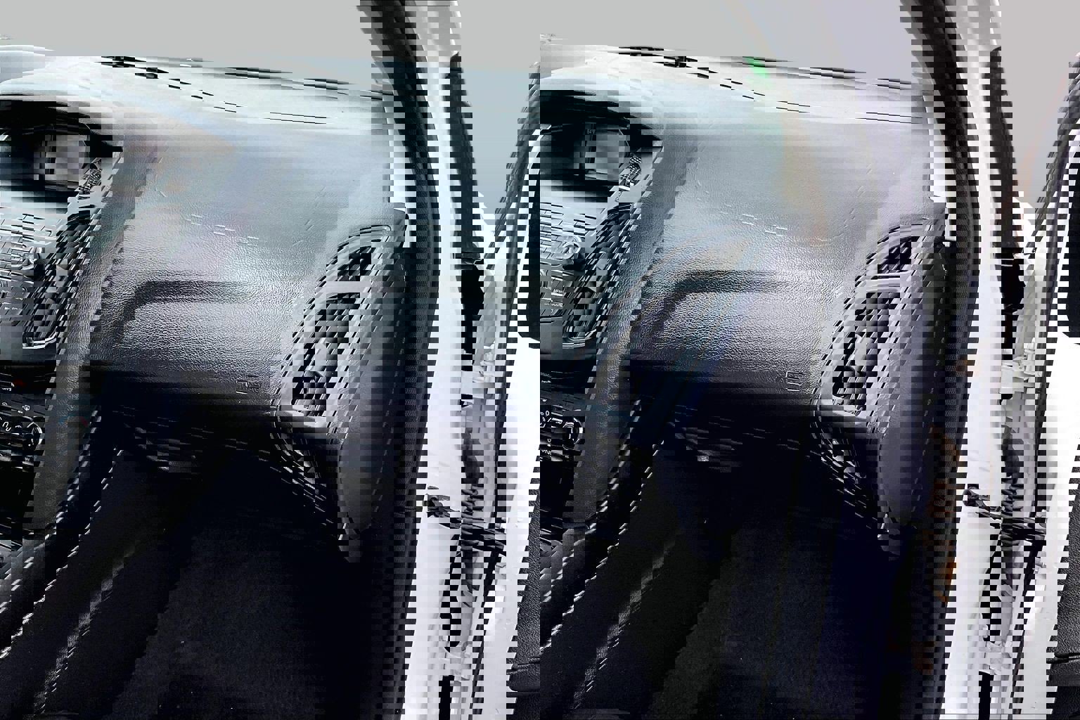 Used 2018 Ford Focus SE FWD image 10