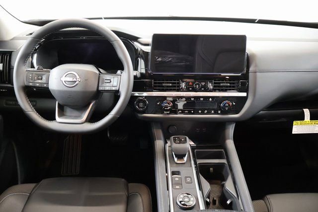 New 2026 Nissan Pathfinder SL image 13