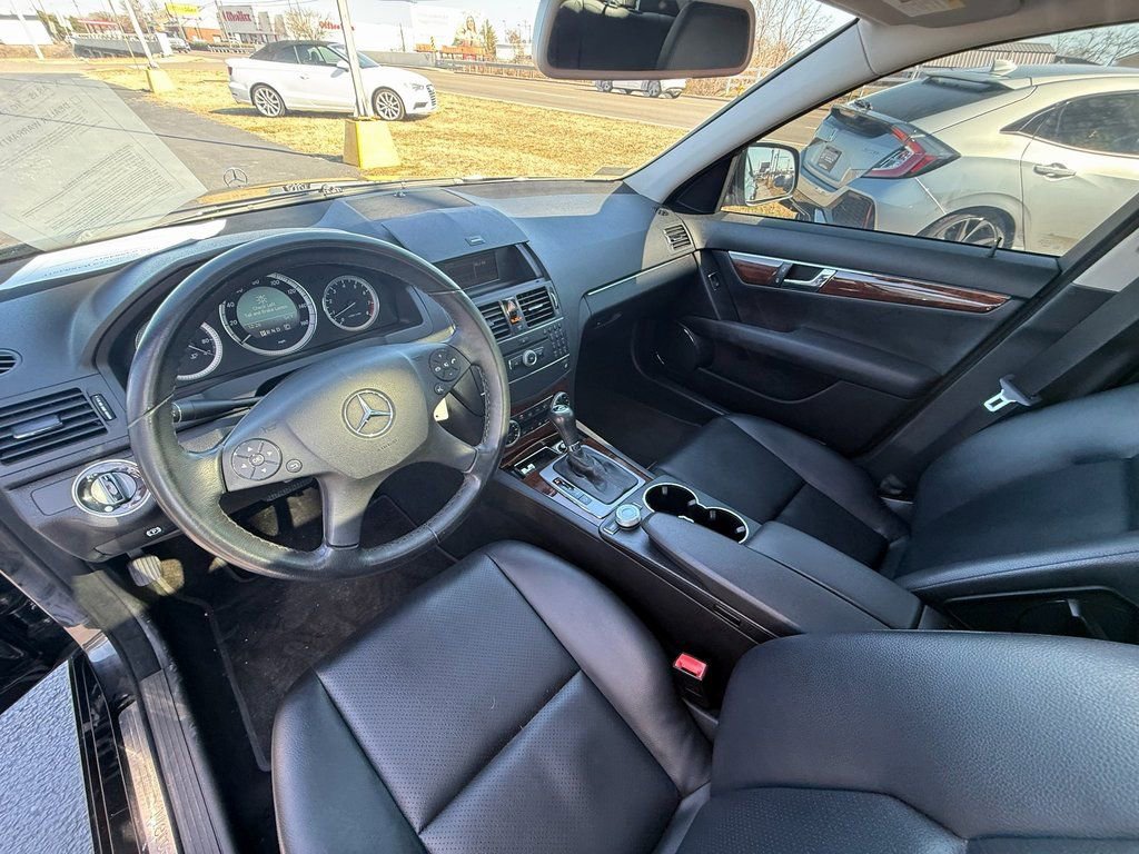 Used 2009 Mercedes-Benz C 300 Sedan image 13