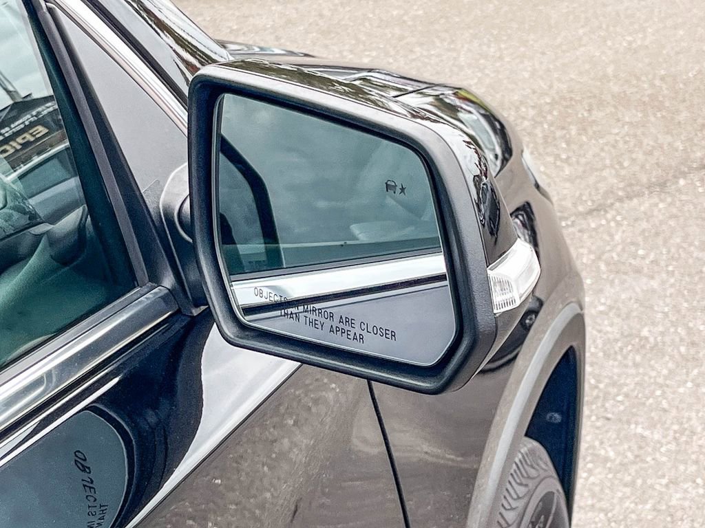 Used 2022 Chevrolet Traverse LT w/ LPO, Floor Liner Package image 16