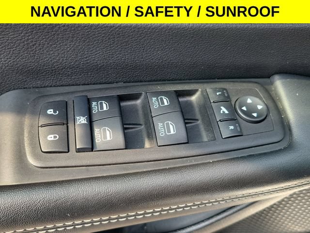 Used 2025 Chrysler Pacifica Limited FWD image 12