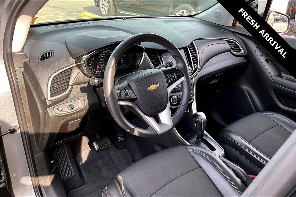 Used 2020 Chevrolet Trax LT w/ LT Convenience Package image 15