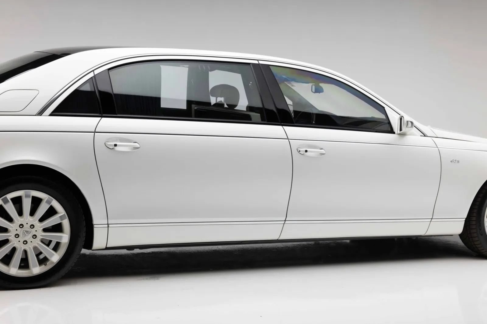 Used 2009 Maybach 62 S RWD image 35