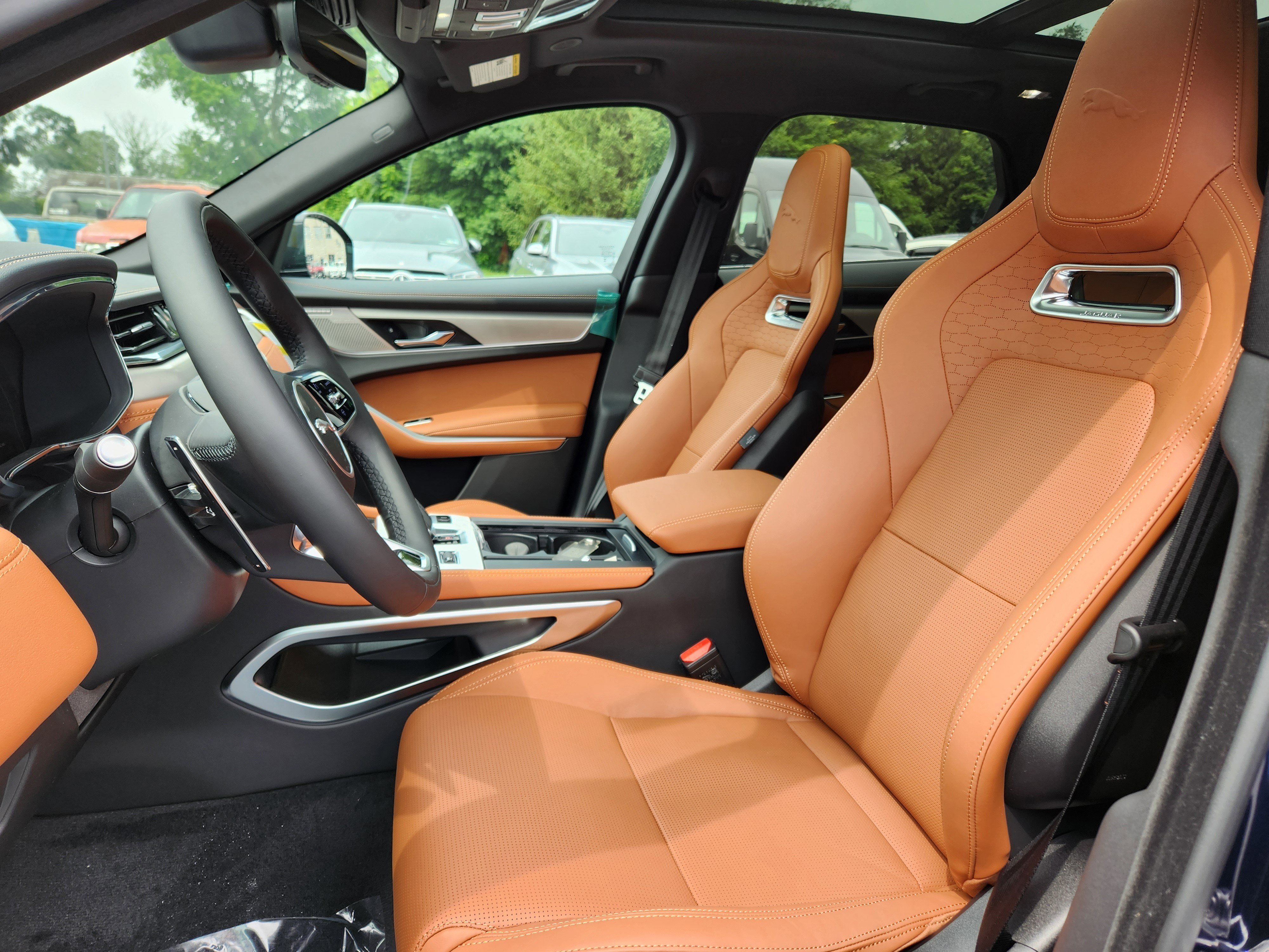 New 2026 Jaguar F-PACE R-Dynamic S image 6