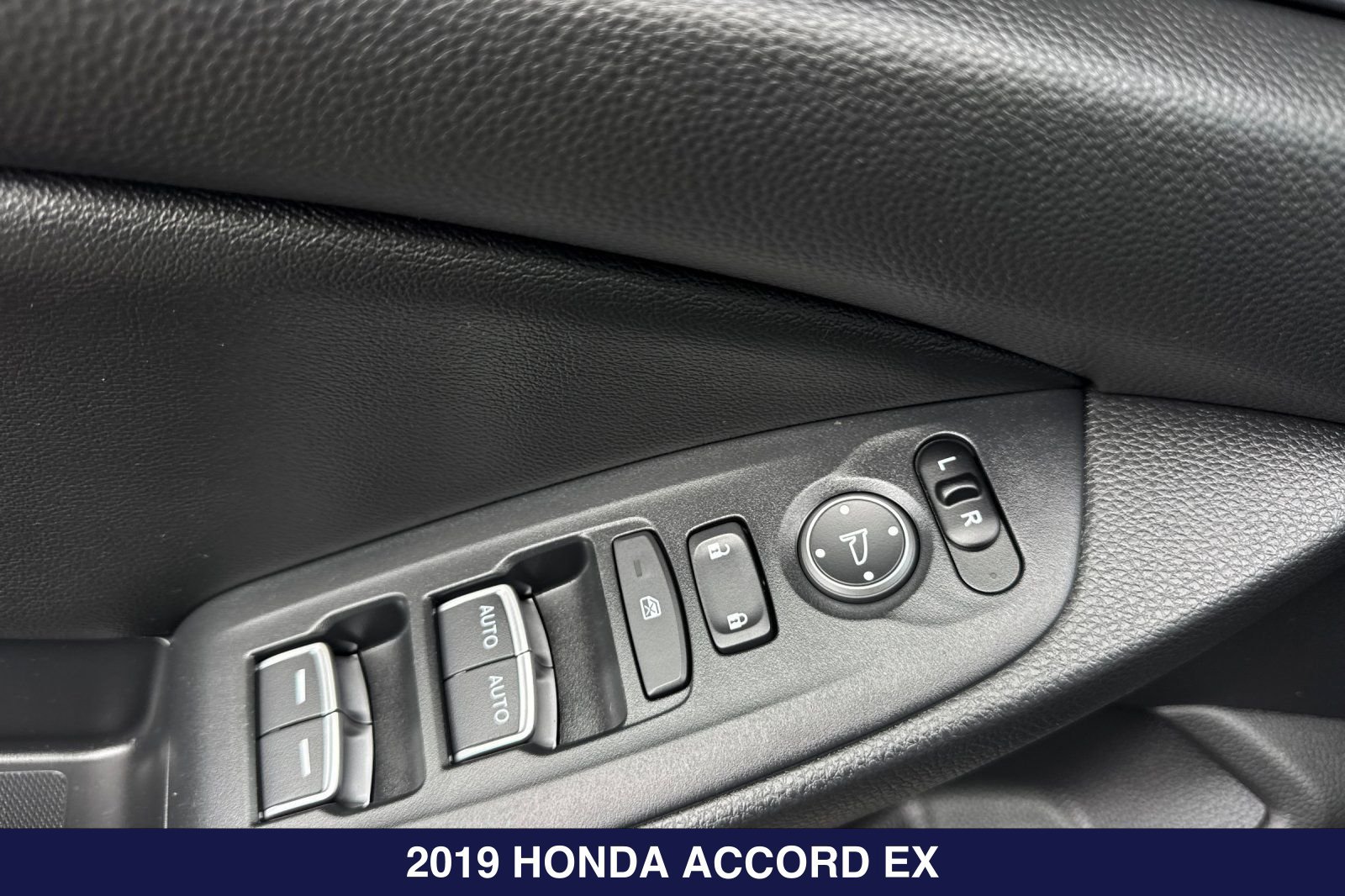 Used 2019 Honda Accord EX image 12